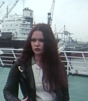 美女裸体给人摆月饼